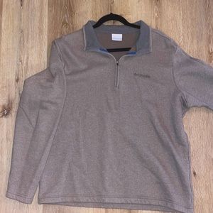 Mens Large, 1/4 zip Columbia pullover.